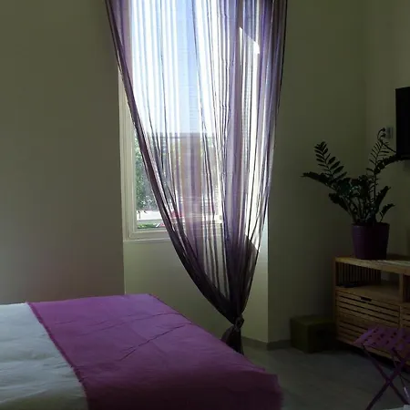 Bed & Breakfast Les De Jeannette Marsiglia